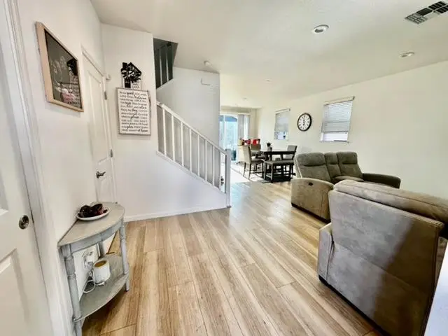 5517 Malibu Palm Court, Sacramento, CA 95842 - Image #3