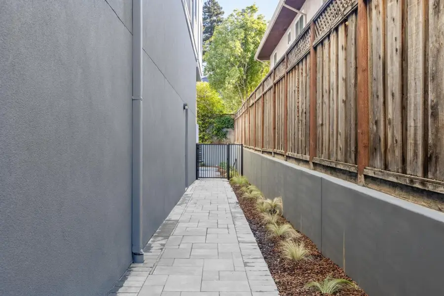 1433 Floribunda Avenue #1, Burlingame, CA 94010 - #3