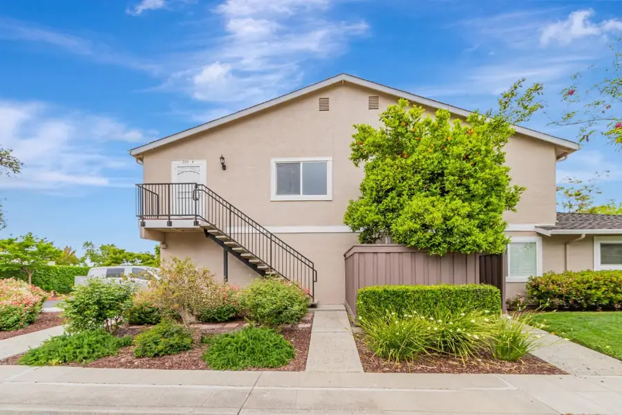 295 Rio Verde Place #4, Milpitas, CA 95035 - Image #2