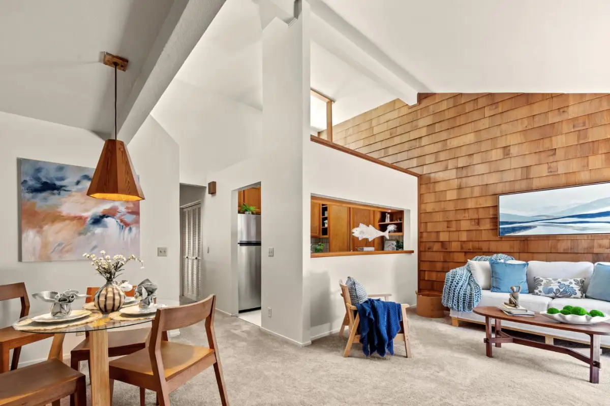 461 Dela Vina Avenue #209, Monterey, CA 93940 - Image #1