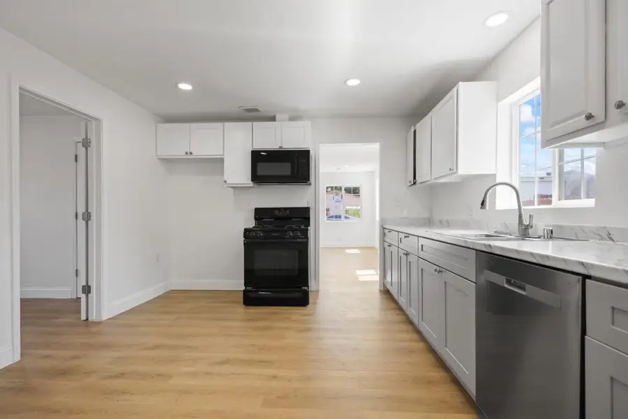 1257 Sunnyside Avenue, Stockton, CA 95205 - Image #2