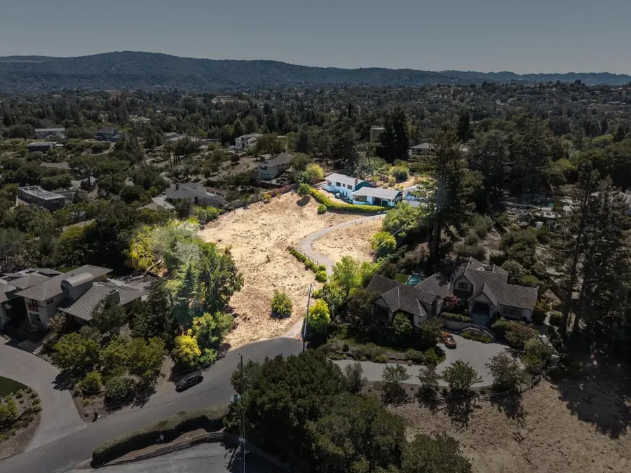 14423 Miranda Court, Los Altos Hills, CA 94022 - Image #3