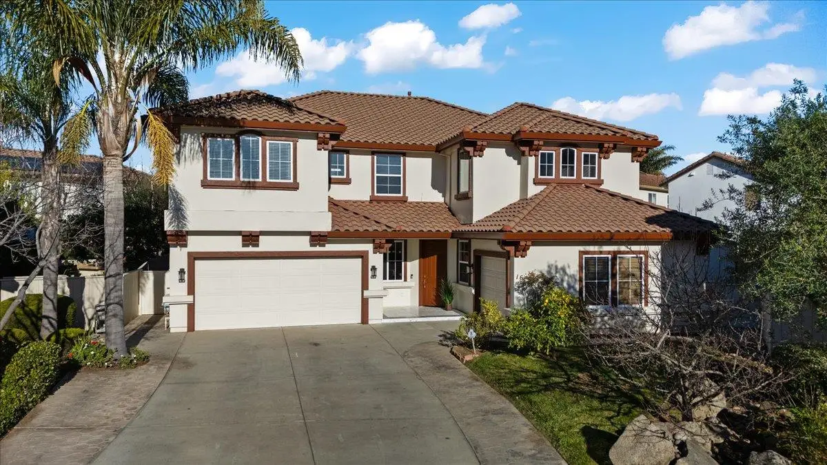 16 Wimbledon Circle, Salinas, CA 93906 - Image #1