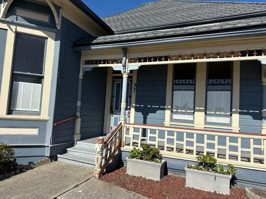 37 Mariposa Street, San Juan Bautista, CA 95045 - Image #2
