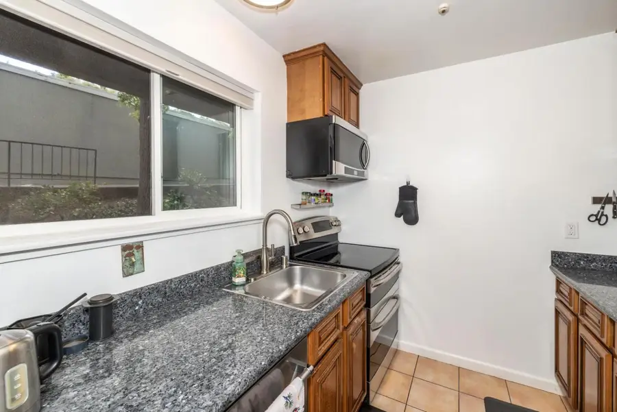 4008 Farm Hill Boulevard #102, Redwood City, CA 94061 - Image #3