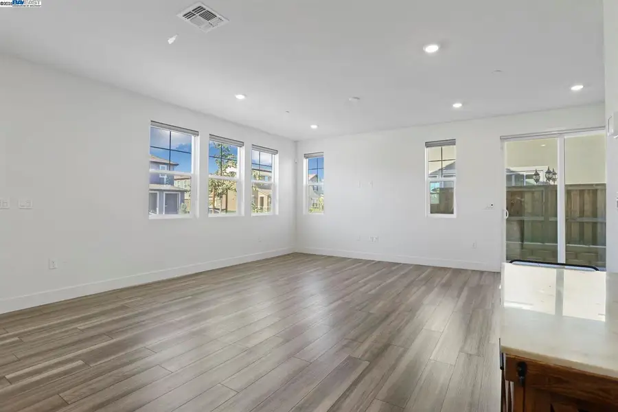 2208 Daimler Street, Lathrop, CA 95330 - Image #3