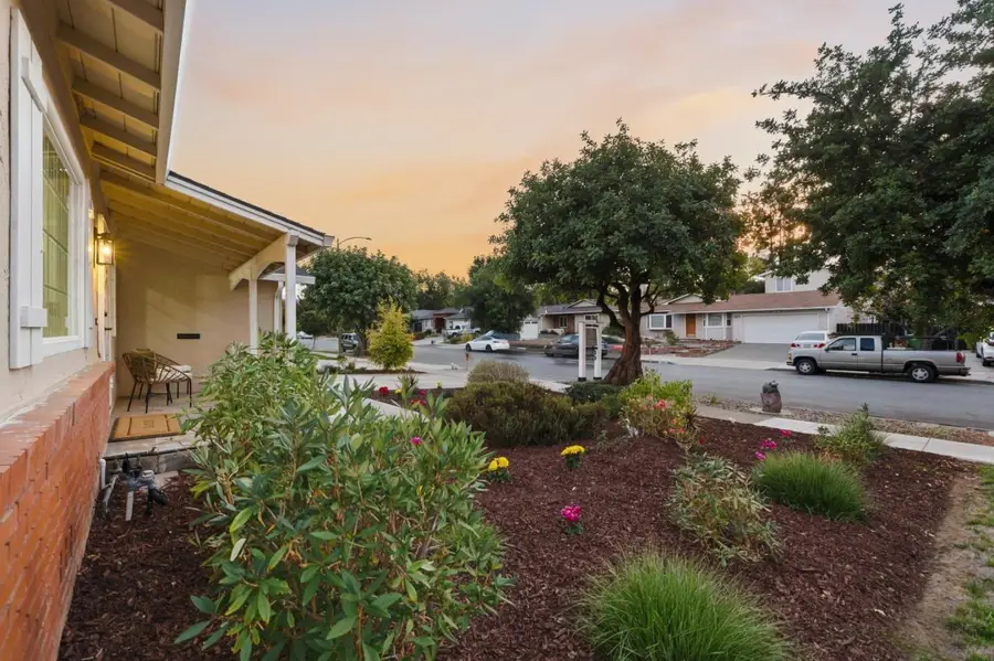 1060 Weyburn Lane, San Jose, CA 95129 - Image #3