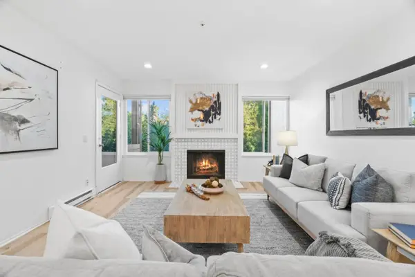 4000 Farm Hill Boulevard #204, Redwood City, CA 94061