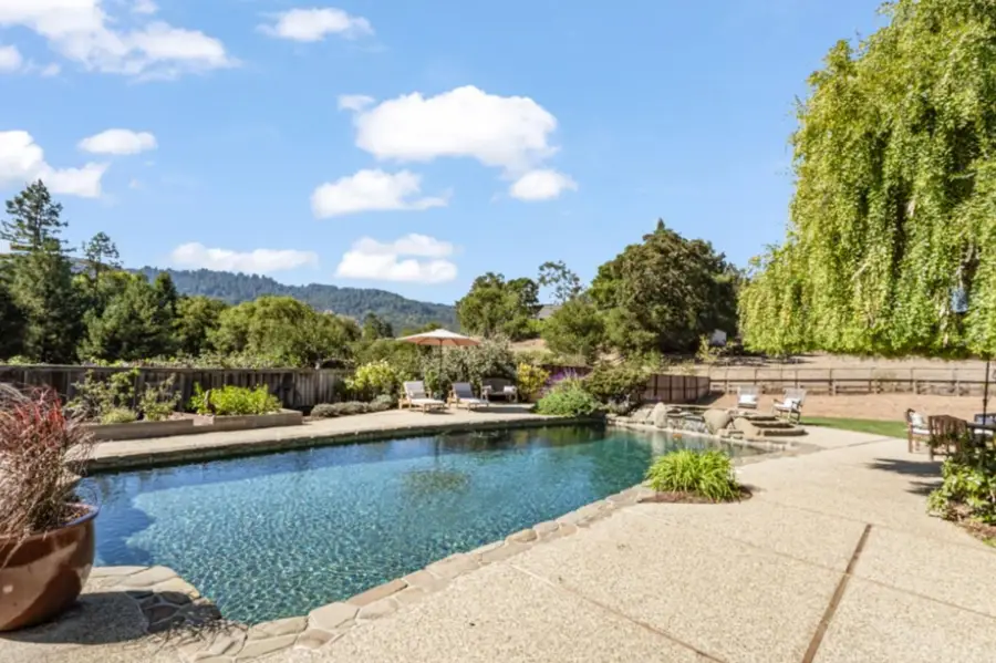 135 Meadowood Drive, Portola Valley, CA 94028 - Image #2