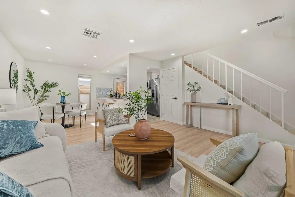 220 Red Oak Drive #B, Sunnyvale, CA 94086 - Image #1