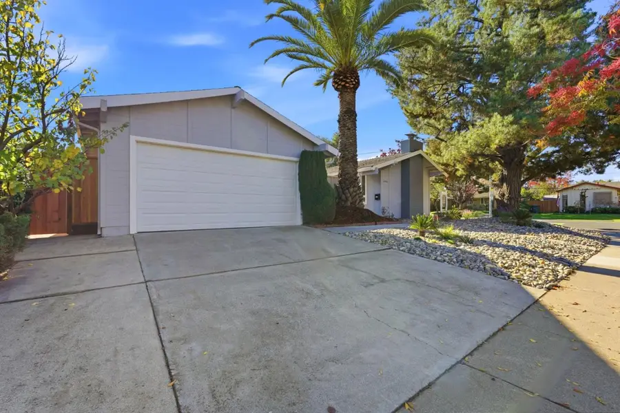 19990 Pear Tree Lane, Cupertino, CA 95014 - Image #2