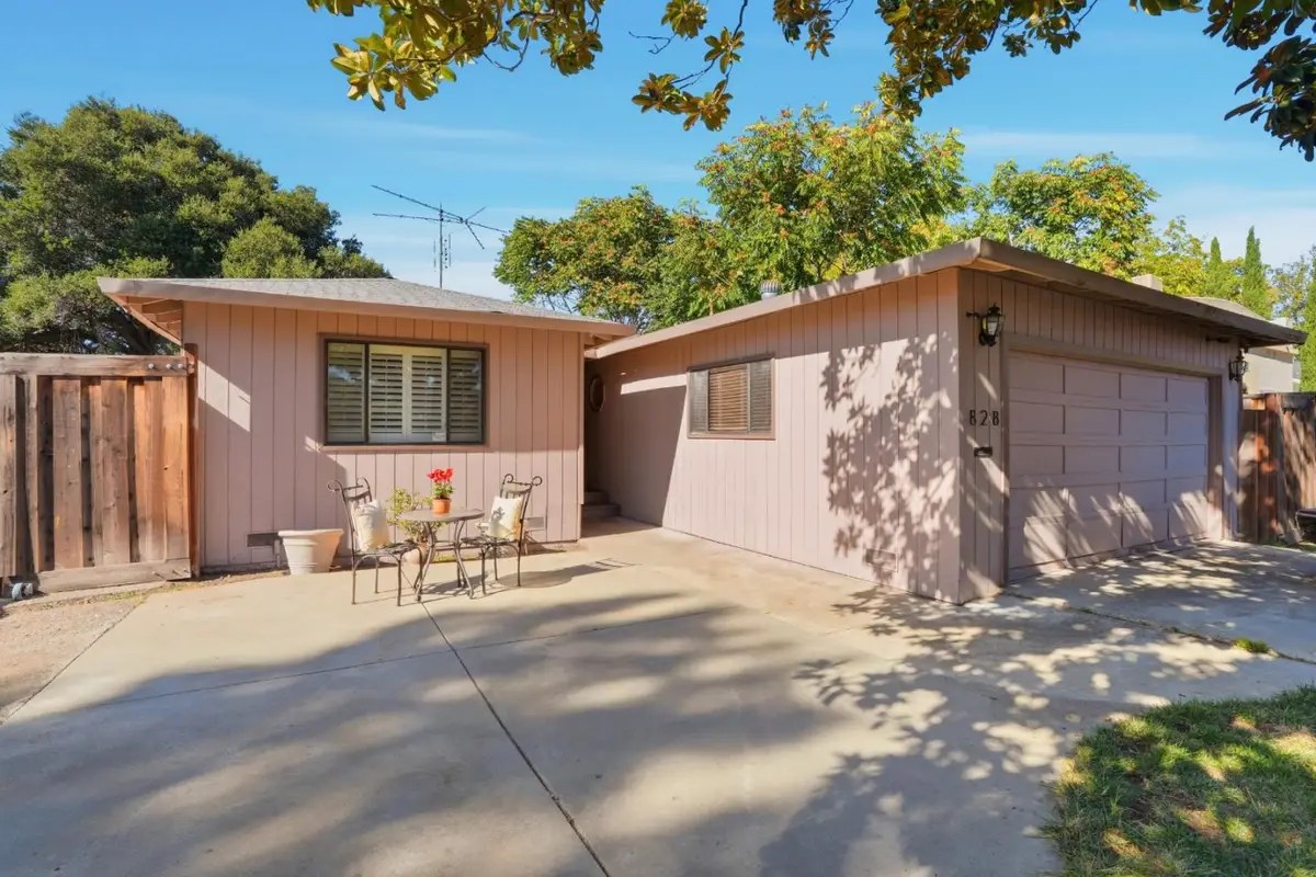 828 Weeks Street, East Palo Alto, CA 94303 - #1