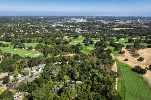 25 Stowe Lane, Menlo Park, CA 94025