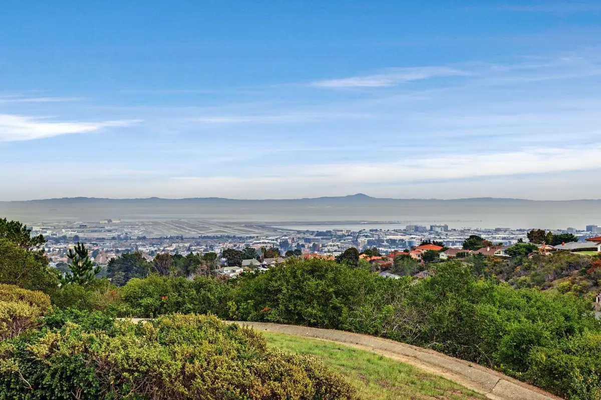 320 Vallejo Drive #18, Millbrae, CA 94030 - Image #1