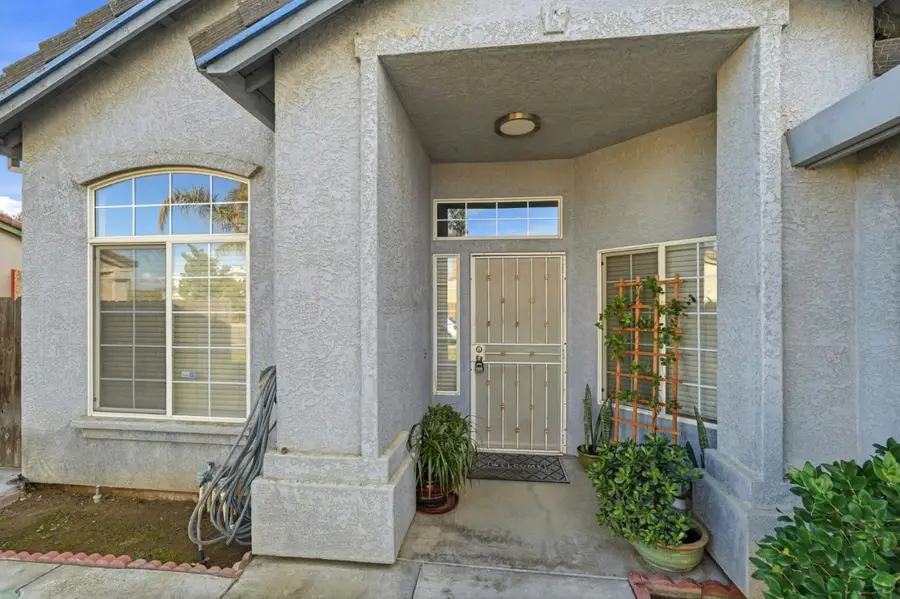 1883 College Greens Drive, Los Banos, CA 93635 - Image #2