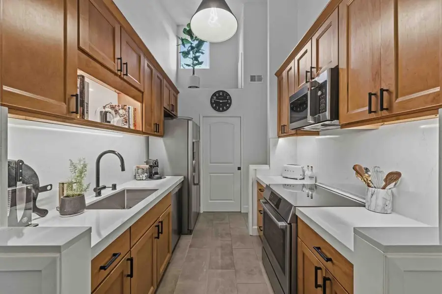 1115 Crestview Drive #2, San Carlos, CA 94070 - Image #2