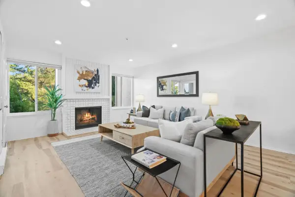 4000 Farm Hill Boulevard #204, Redwood City, CA 94061