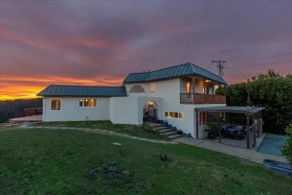 16999 Mcgill Road, Saratoga, CA 95070