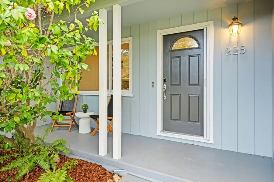 225 Lauella Court, Mountain View, CA 94041 - Image #2