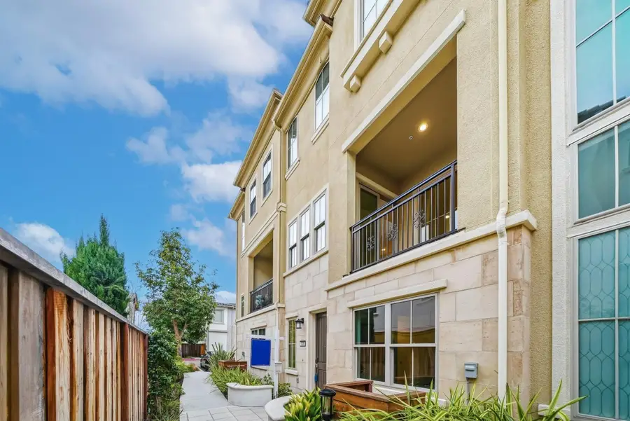 323 Harcot Terrace, Sunnyvale, CA 94085 - Image #2