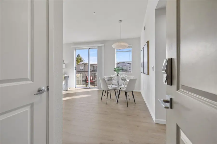 1065 Saginaw Terrace #304, Sunnyvale, CA 94089 - Image #3