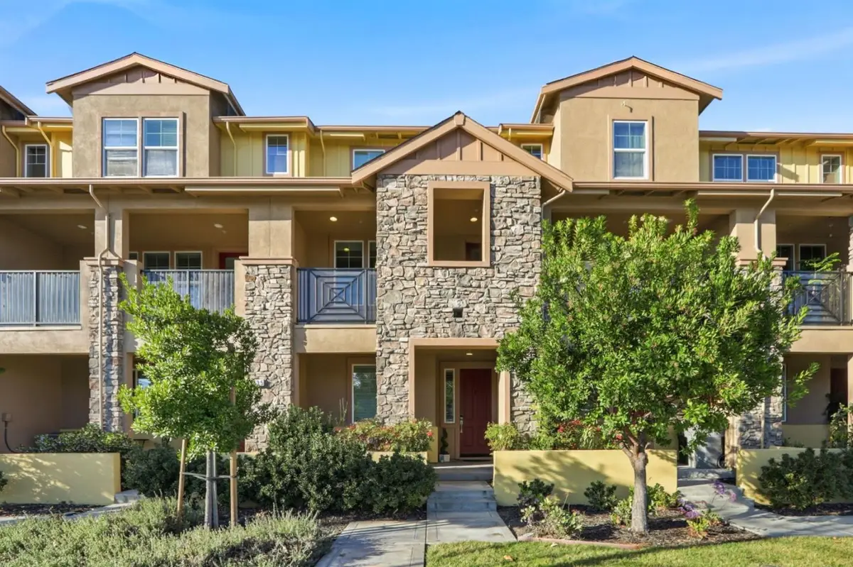 1653 Hillsdale Avenue #4, San Jose, CA 95124 - Image #1