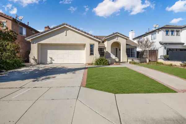 11 Saguaro Circle, Salinas, CA 93905