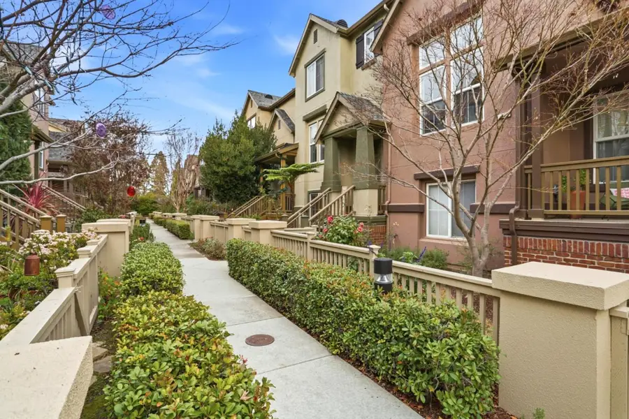 70 Towne Circle, Mountain View, CA 94040 - Image #2