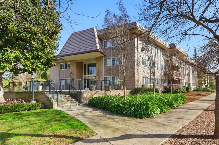 150 W Edith Avenue #13, Los Altos, CA 94022 - Image #2