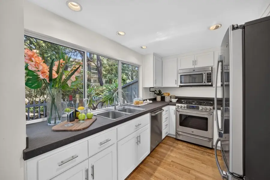 29 Weepingridge Court, San Mateo, CA 94402 - #3