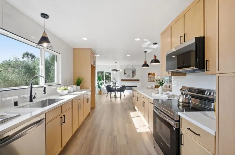 2478 Oakes Drive, Hayward, CA 94542 - Image #3