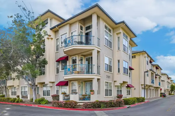 701 Baltic Circle #715, Redwood City, CA 94065