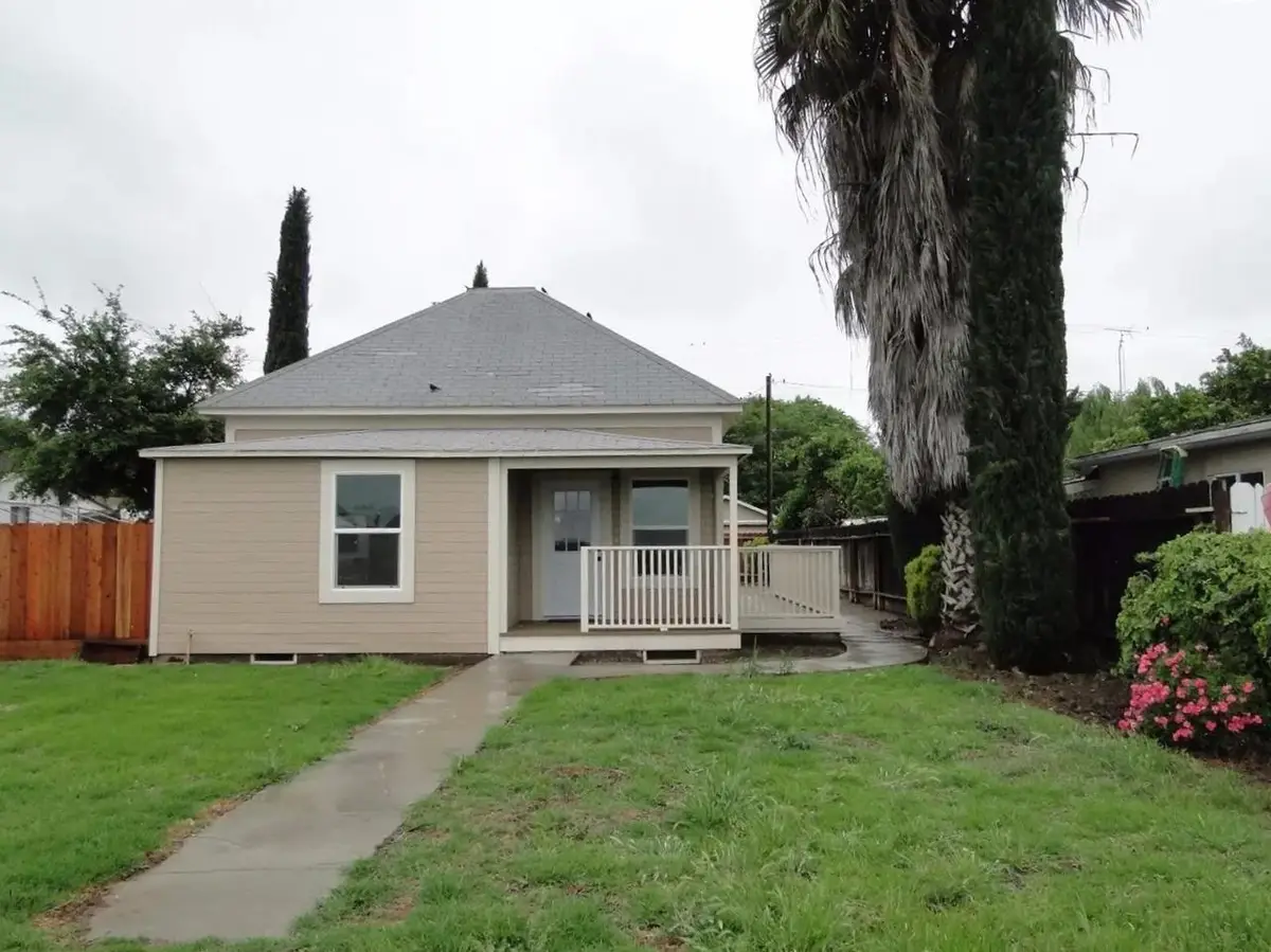 427 East Avenue, Gustine, CA 95322 - #1