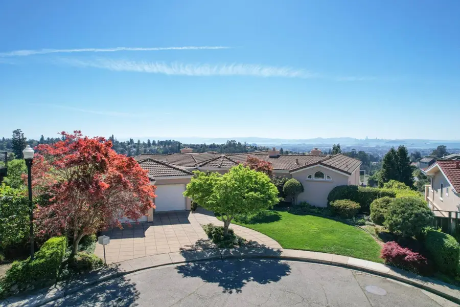 15 Serramar Drive, Oakland, CA 94611 - #2
