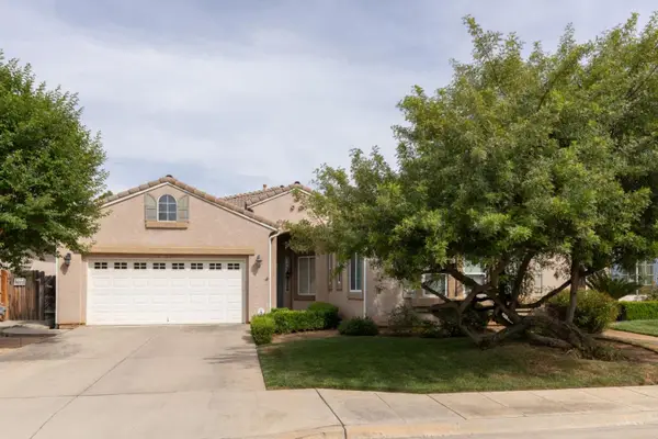 1827 N Joshua Avenue, Clovis, CA 93619