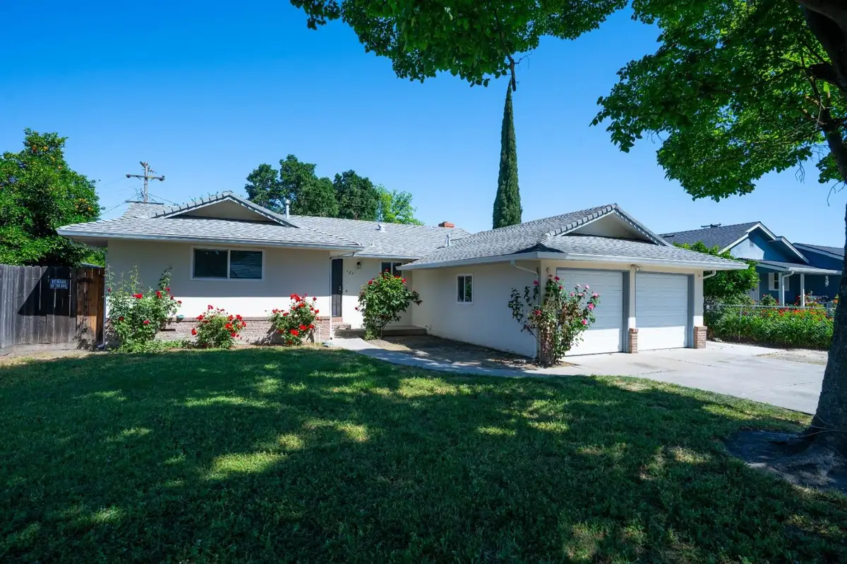 127 W Loretta Avenue, Stockton, CA 95207 - #1