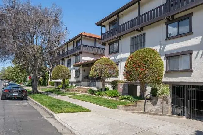 775 Chestnut Street #7, San Carlos, CA 94070 - #2