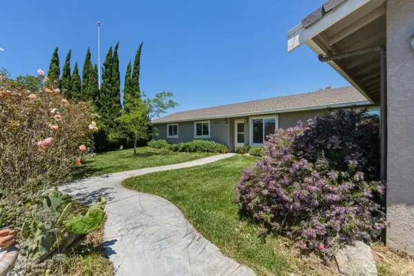 38780 Dinosaur Point Road, Hollister, CA 95023