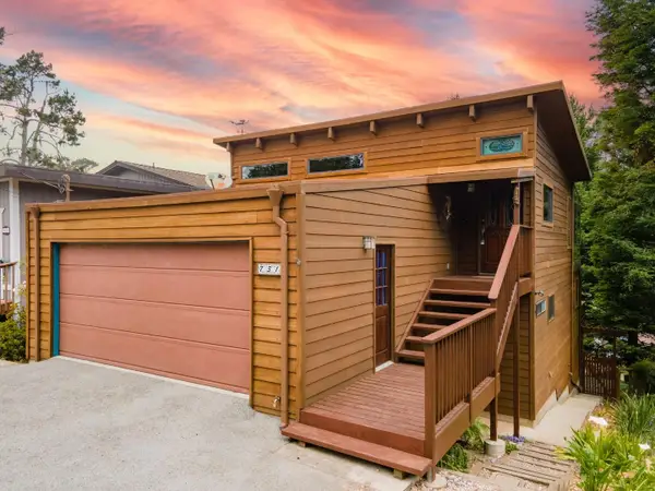 731 Lancaster Boulevard, Moss Beach, CA 94038