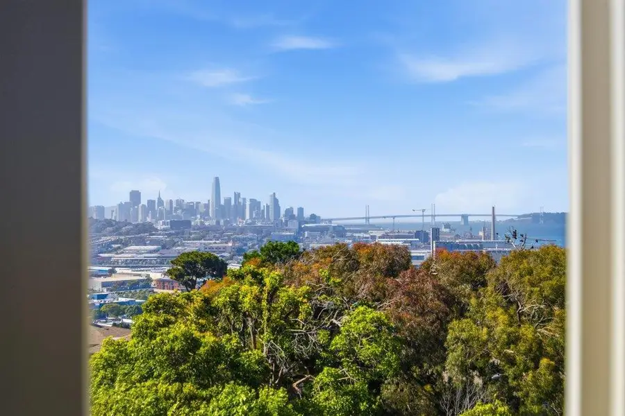 10 Hillview Court, San Francisco, CA 94124 - #2