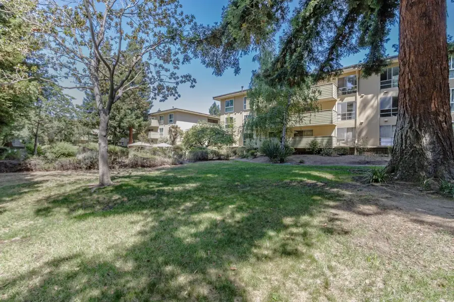 1033 Crestview Drive #110, Mountain View, CA 94040 - #3