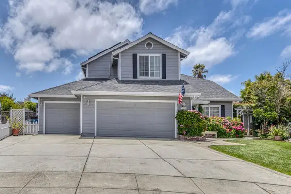 11 Newington Circle, Salinas, CA 93906