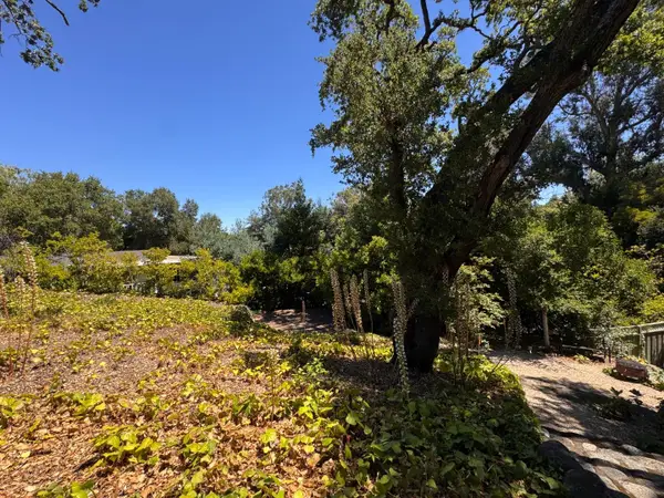 225 Oak Meadow Drive, Los Gatos, CA 95032