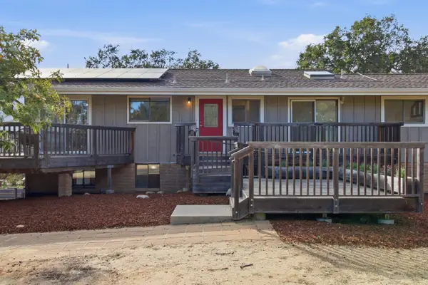 18 Middle Canyon Way #B, Carmel Valley, CA 93924