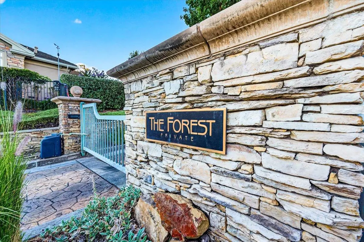 2005 Hecker Pass Hwy, Gilroy, CA 95020 - #1