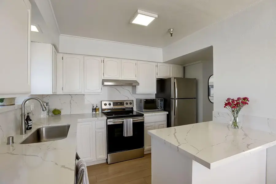 711 S Bayshore Boulevard #16, San Mateo, CA 94401 - #3