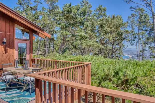 7 Stratford Place, Monterey, CA 93940