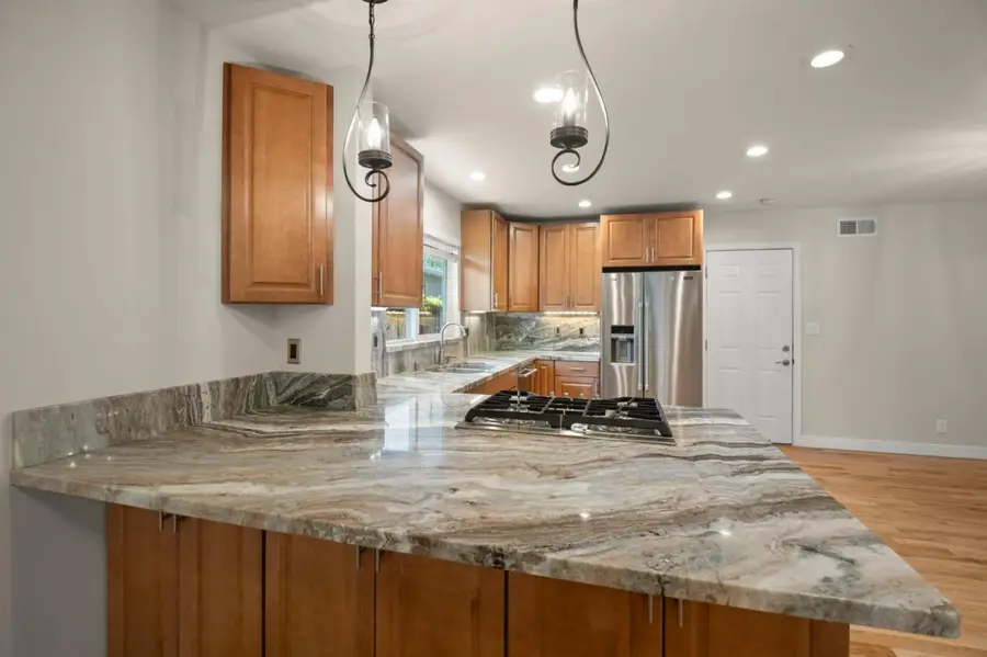 20 Robin Way, San Carlos, CA 94070 - #3