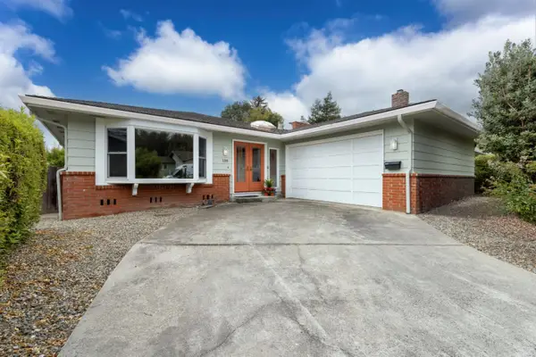 138 Woodcrest Place, Santa Cruz, CA 95065