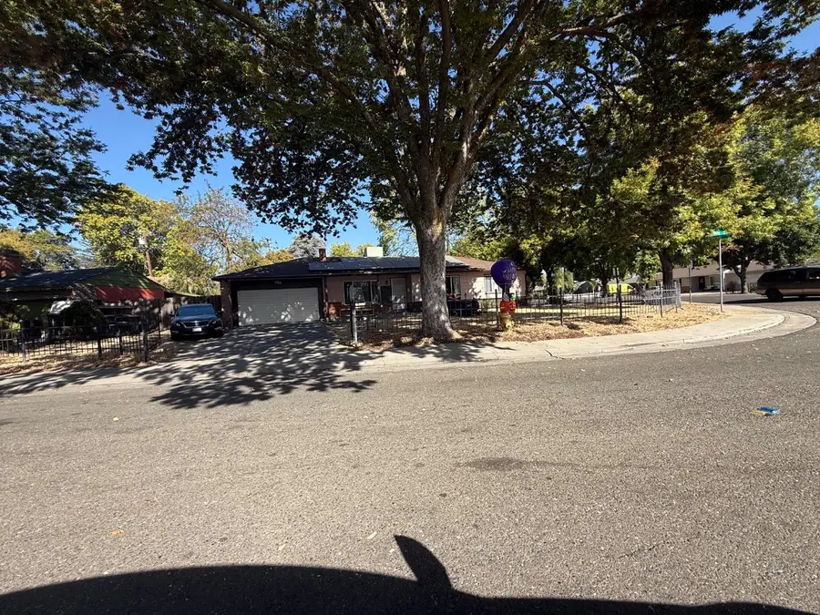 1 W Mayfair Avenue, Stockton, CA 95207 - #2